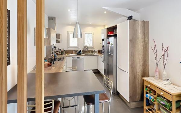 Maison à vendre    6 pièces •  Clarensac