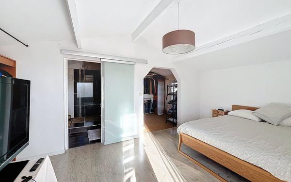 Maison à vendre    6 pièces •  Clarensac