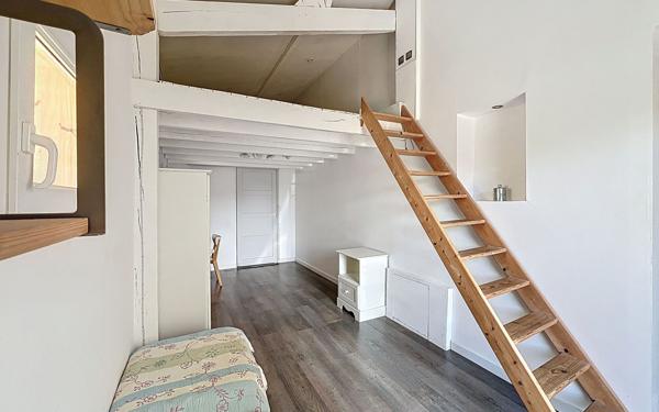 Maison à vendre    6 pièces •  Clarensac