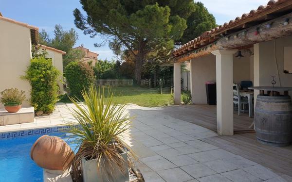 Maison à vendre    6 pièces •  Clarensac