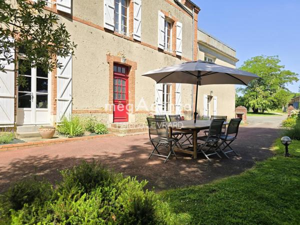 Maison à EVRON, 53600 - 11 pièces 263m²