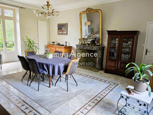 Maison à EVRON, 53600 - 11 pièces 263m²