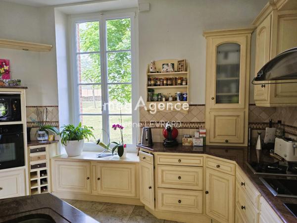 Maison à EVRON, 53600 - 11 pièces 263m²