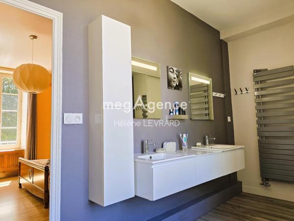 Maison à EVRON, 53600 - 11 pièces 263m²