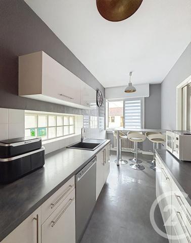 Immeuble à vendre  145 m 2   CLERMONT FERRAND  - 63