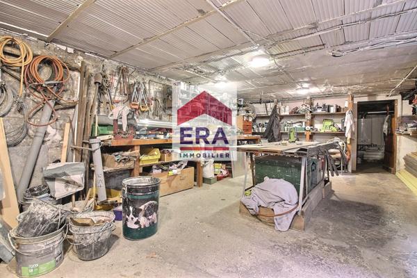 Maison individuelle avec parking et cour