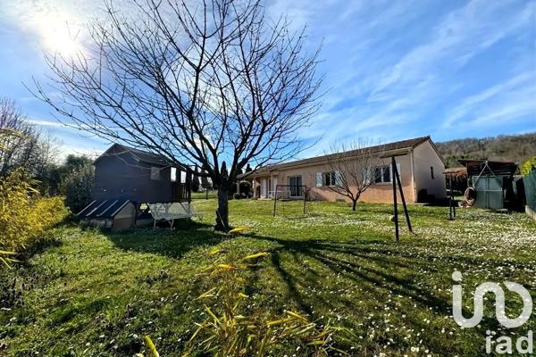 Maison 6 pièces de 106 m² à Le Peyrat (09600)