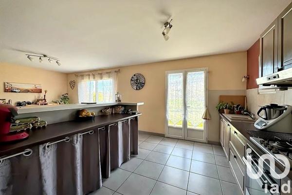 Maison 6 pièces de 106 m² à Le Peyrat (09600)