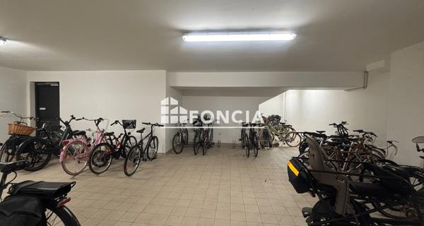Location Studio 31.81 m² - Paris 75017