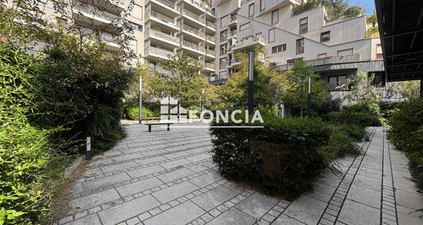 Location Studio 31.81 m² - Paris 75017