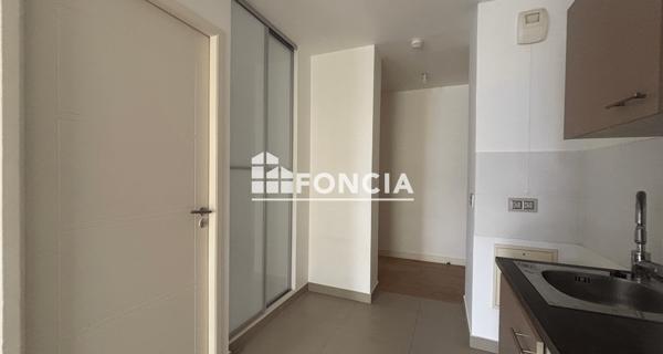 Location Studio 31.81 m² - Paris 75017