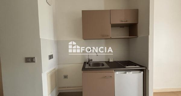 Location Studio 31.81 m² - Paris 75017