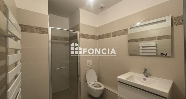Location Studio 31.81 m² - Paris 75017