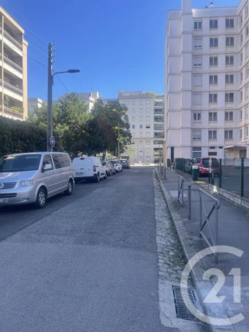 Parking à vendre  13 m 2   VILLEURBANNE  - 69