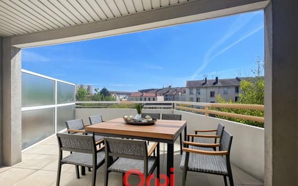 Appartement à vendre    3 pièces • 83 m2 Lyon 3