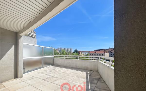 Appartement à vendre    3 pièces • 83 m2 Lyon 3