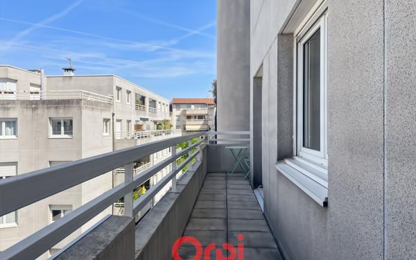 Appartement à vendre    3 pièces • 83 m2 Lyon 3