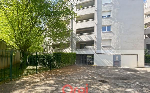Appartement à vendre    3 pièces • 83 m2 Lyon 3