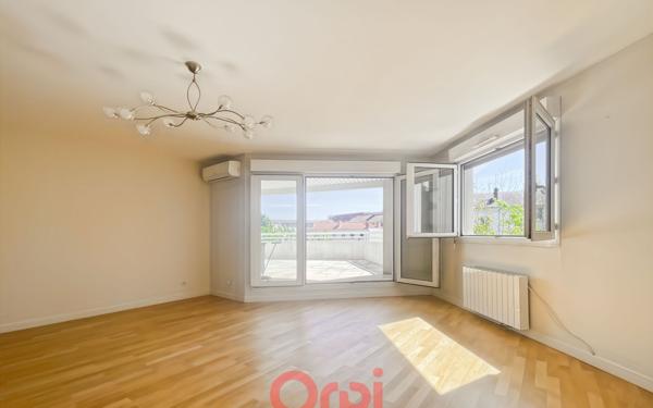 Appartement à vendre    3 pièces • 83 m2 Lyon 3