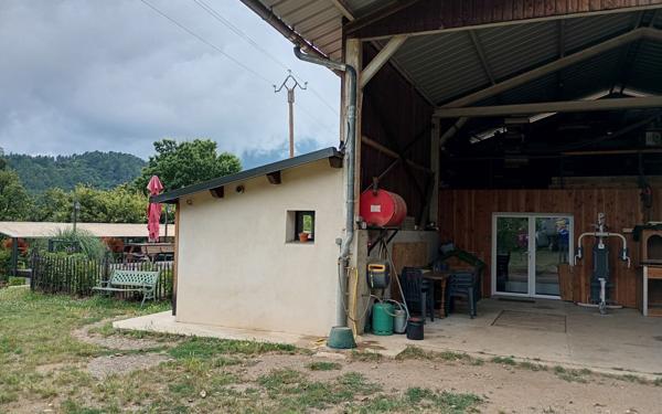 Maison à vendre    2 pièces •  Concoules