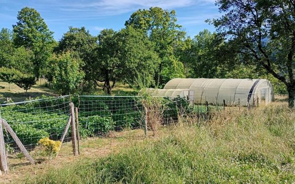 Maison à vendre    2 pièces •  Concoules