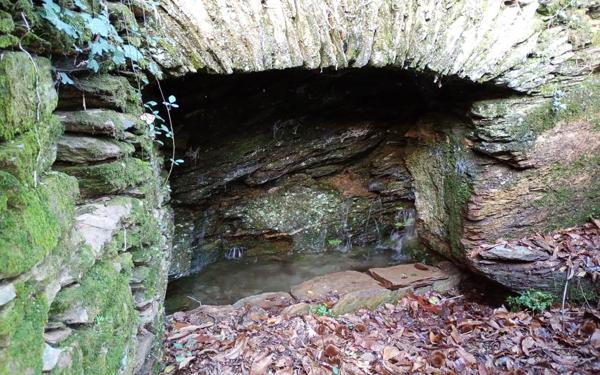 Maison à vendre    2 pièces •  Concoules