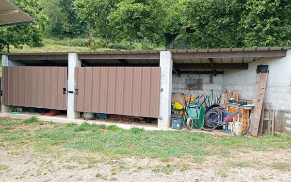 Maison à vendre    2 pièces •  Concoules