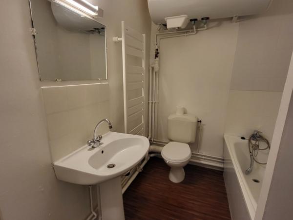 Location Appartement 2 pièces Lille (59000) - 4eme étage LILLE SAINT SAUVEUR Location Appartement 2 pièces Lille (59000) - 4eme étage LILLE SAINT SAUVEUR
