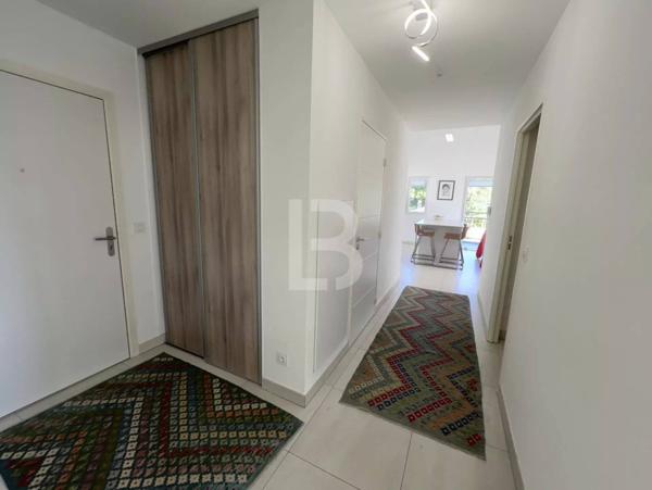 Rare opportunité - Appartement 4 pièces lumineux avec terrasse, garage et vue dégagée à vendre au cœur du village de Valbonne