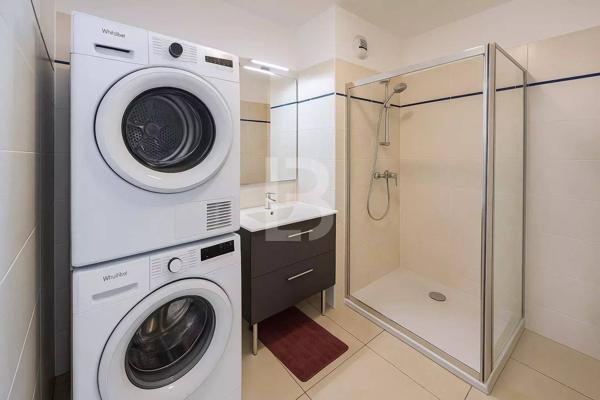 Rare opportunité - Appartement 4 pièces lumineux avec terrasse, garage et vue dégagée à vendre au cœur du village de Valbonne