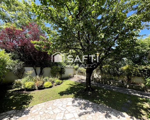 4 chambres / 1 bureau / 145 m2 / jardin / combles / garage / stationnement
