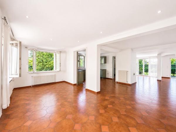 4 chambres / 1 bureau / 145 m2 / jardin / combles / garage / stationnement
