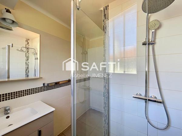 4 chambres / 1 bureau / 145 m2 / jardin / combles / garage / stationnement