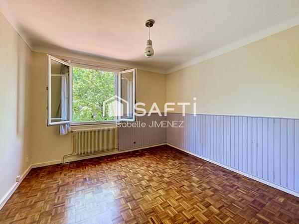 4 chambres / 1 bureau / 145 m2 / jardin / combles / garage / stationnement