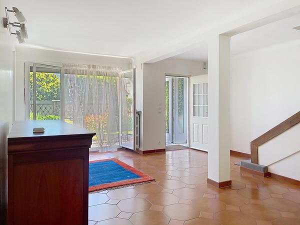4 chambres / 1 bureau / 145 m2 / jardin / combles / garage / stationnement