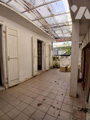 Maison à Vendre à Saint-Denis

Située en plein coeur du centre ville, bâtisse créole à restau...