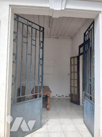 Maison à Vendre à Saint-Denis

Située en plein coeur du centre ville, bâtisse créole à restau...