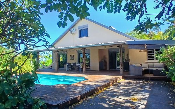 Maison à vendre    5 pièces • 143 m2 Saint-Leu