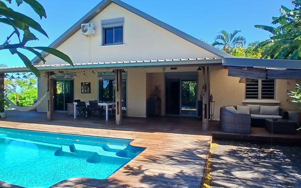 Maison à vendre    5 pièces • 143 m2 Saint-Leu