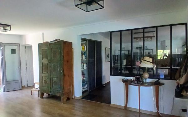 Maison à vendre    5 pièces • 143 m2 Saint-Leu