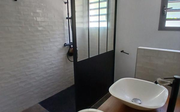 Maison à vendre    5 pièces • 143 m2 Saint-Leu