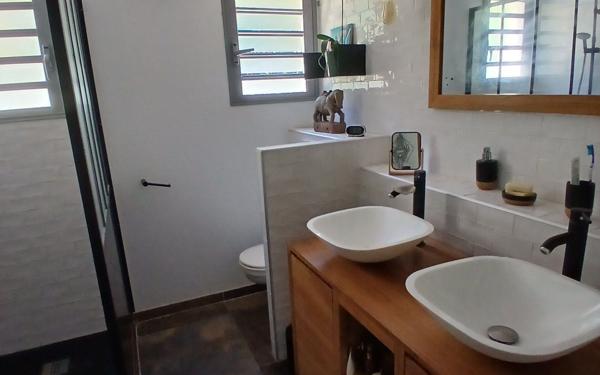 Maison à vendre    5 pièces • 143 m2 Saint-Leu