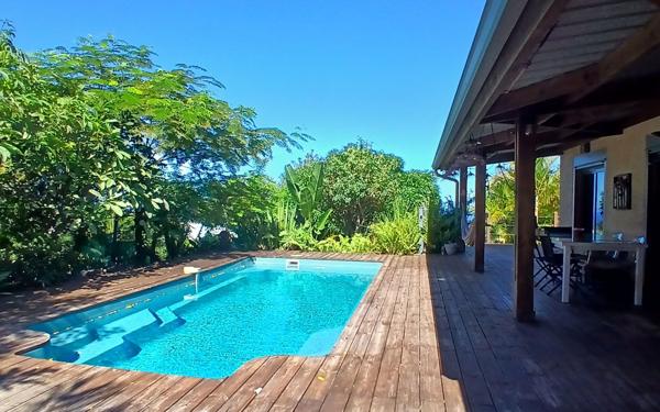 Maison à vendre    5 pièces • 143 m2 Saint-Leu