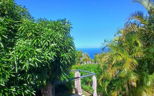 Maison à vendre    5 pièces • 143 m2 Saint-Leu