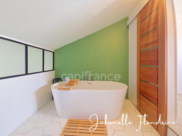 Appt. à louer : T3 Duplex meublé. Entièrement rénové - Vue Marina, Le Gosier