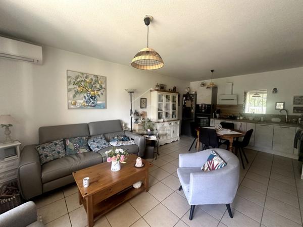 A VENDRE 83470 SAINT MAXIMIN LA SAINTE BAUME APPARTEMENT T3 62M² AVEC TERRASSE GARAGE ET PLACE DE PARKING