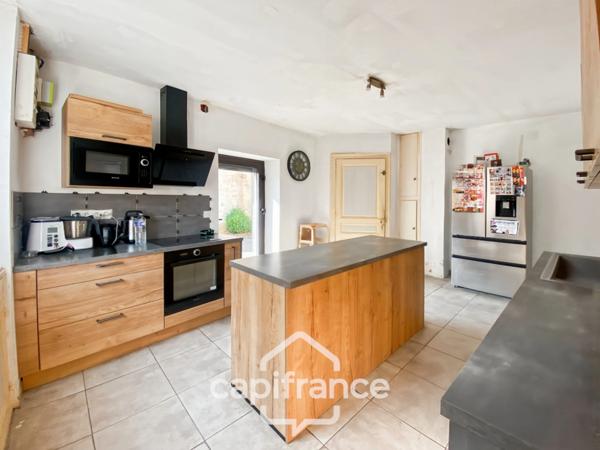 Dpt Jura (39), Maison de village à vendre BEAUFORT 39190 - maison 5 pièces