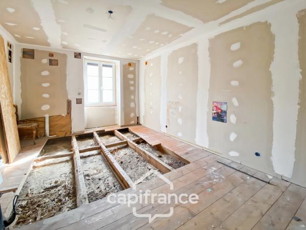 Dpt Jura (39), Maison de village à vendre BEAUFORT 39190 - maison 5 pièces