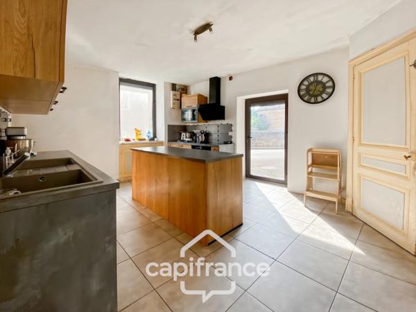 Dpt Jura (39), Maison de village à vendre BEAUFORT 39190 - maison 5 pièces