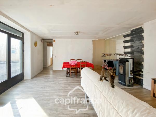 Dpt Jura (39), Maison de village à vendre BEAUFORT 39190 - maison 5 pièces